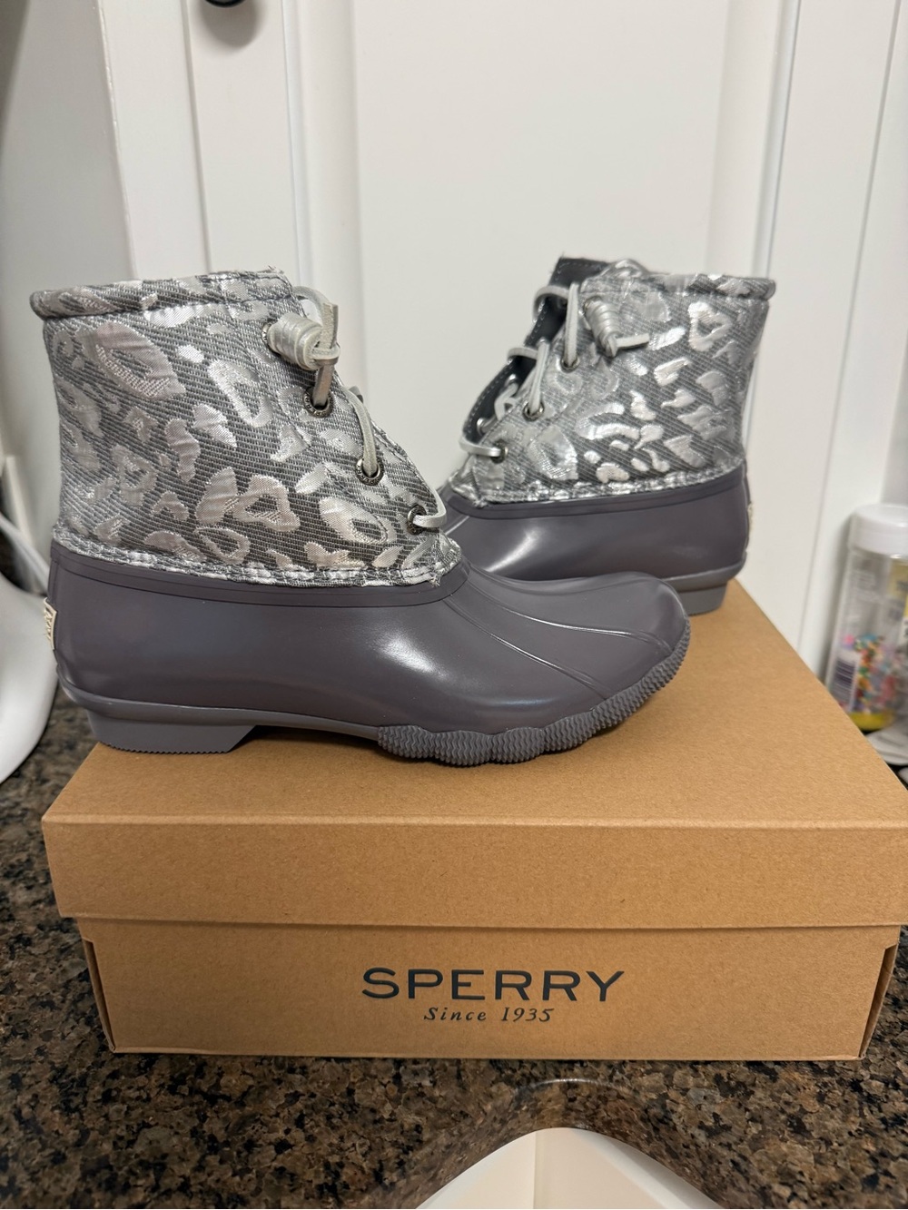 Sperry Saltwater LeoJac Silver Boots Leopard Grey New In Box Women’s Size 5